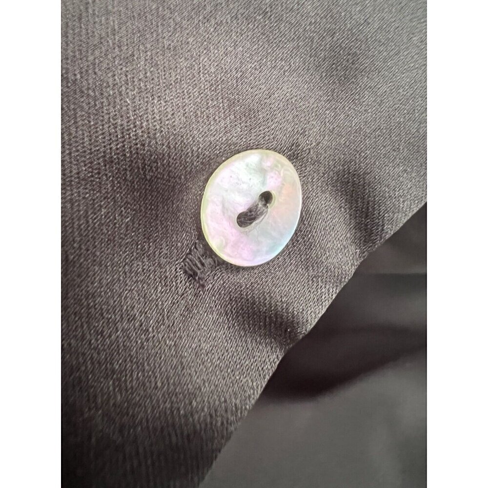NEW Rachel Zoe Silky-smooth blouse Top MEDIUM Black Pockets abalone buttons - Picture 9 of 9